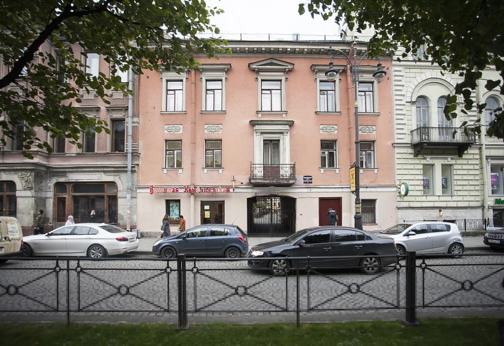 Apartment Konyushennaya Saint Petersburg Exterior photo